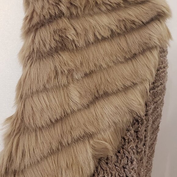 Chico's Sleeveless Open Front Taupe Sweater Vest w/ Faux Fur Collar, Size 3 (XL) - Picture 4 of 12